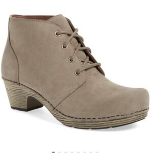 Dansko MEENA leather chukka ankle boots euro 39 us 9 taupe
